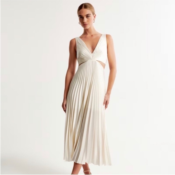 Abercrombie & Fitch Dresses & Skirts - Abercrombie & Fitch Giselle Pleated Cutout Maxi Dress size Large NWT